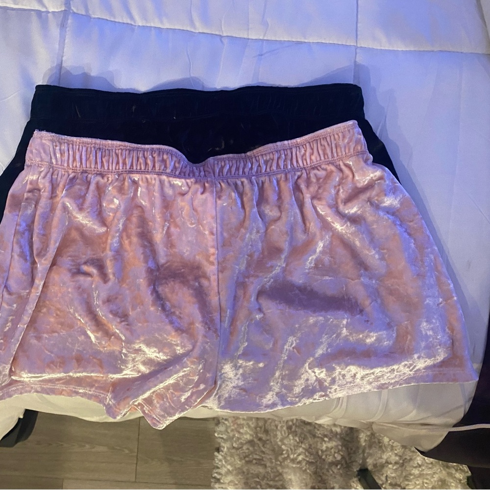 Crushed velvet pajama shorts